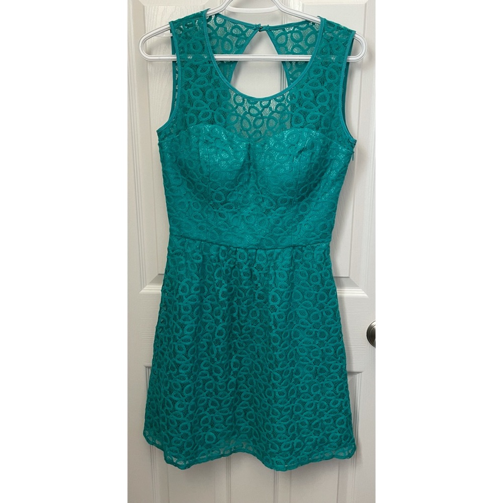 Le Chateau NWT dress size small